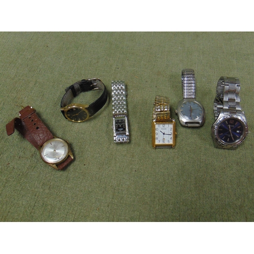 114 - Collection of wrist watches.