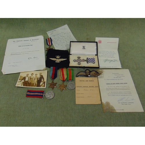 4 - Group of five 2nd World War medals , attributed to Squadron Leader J.N. 'Taff' Owen, D.F.C, Royal Ai... 