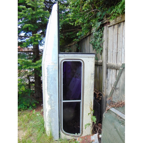 421 - Land Rover roof shell.