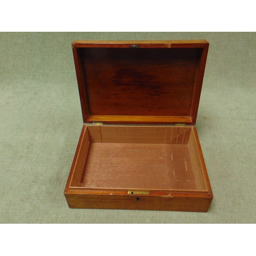 91 - Victorian mahogany lidded box. 3.5 x 11 .5 x 8