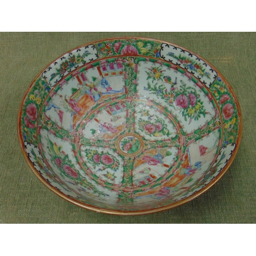 154 - Famille rose pattern bowl, having traditional decoration. (hairline crack) 11.5