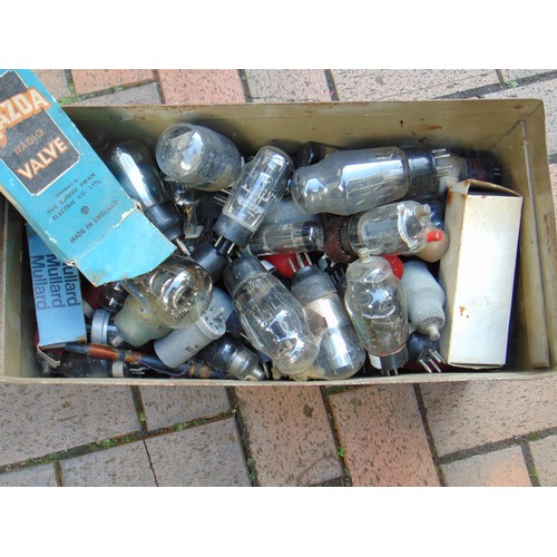 442 - Box of radio valves.