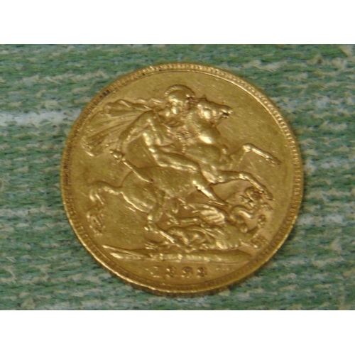 32 - Victoria 1898 gold sovereign.