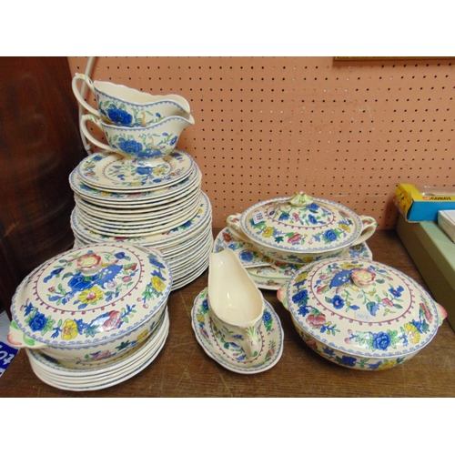 199 - Masons Regency pattern dinner service, aprox 40 pieces.