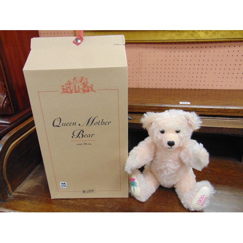 533 - Boxed Steiff Queen Mother Bear.