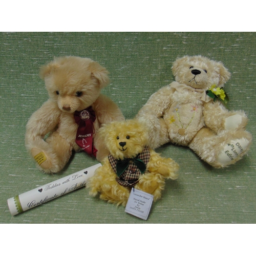 141 - Small collection of teddy bears.