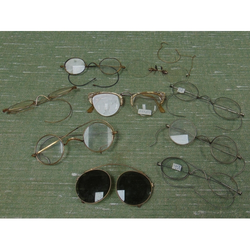 190 - Collection of spectacles.