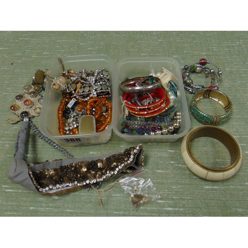 388 - Quantity of costume jewellery.