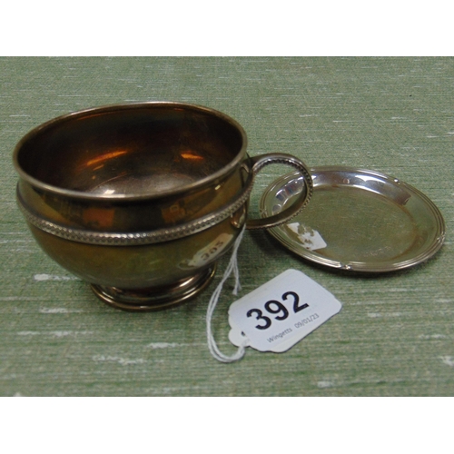 392 - Silver pin tray and a silver mug. (2)