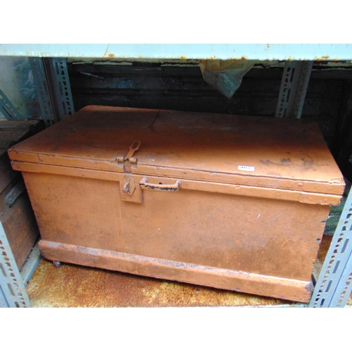 403 - Painted wooden tool chest.