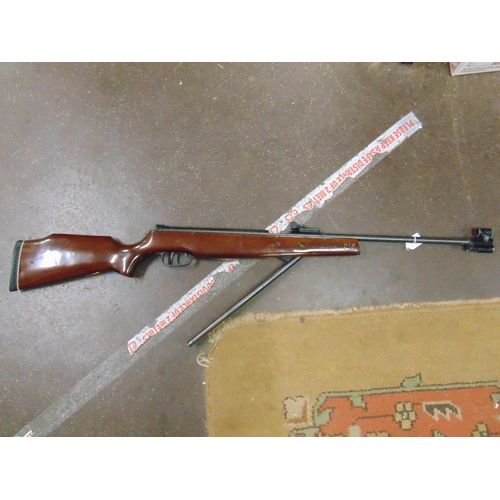 40 - 5.5 mm Air rifle. Please note: Purchasers must be over 18 and photographic ID must be produced in pe... 