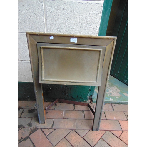 433 - Brass fireplace and a cast iron stand.