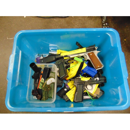 44 - Quantity of BB hand guns. Please note: Purchasers must be over 18 and photographic ID must be produc... 