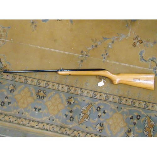 86 - BSA .177 air rifle. Please note: Purchasers must be over 18 and photographic ID must be produced in ... 