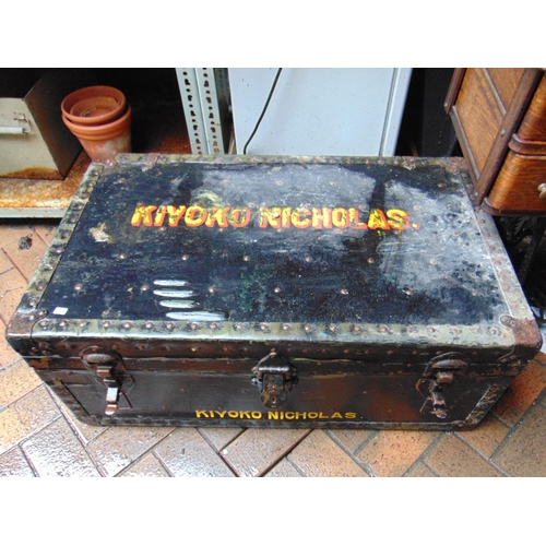 392 - Vintage trunk ,marked MSGT RE NICHOLAS JR 239392 USMC RET , containing an interesting collection of ... 