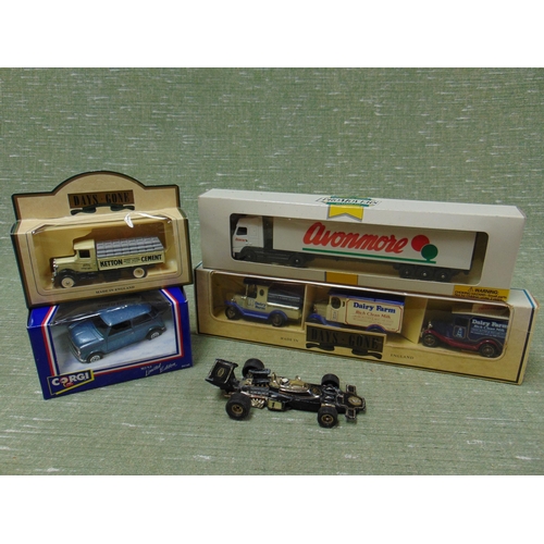 113 - Small quantity of collectable model vehicles.