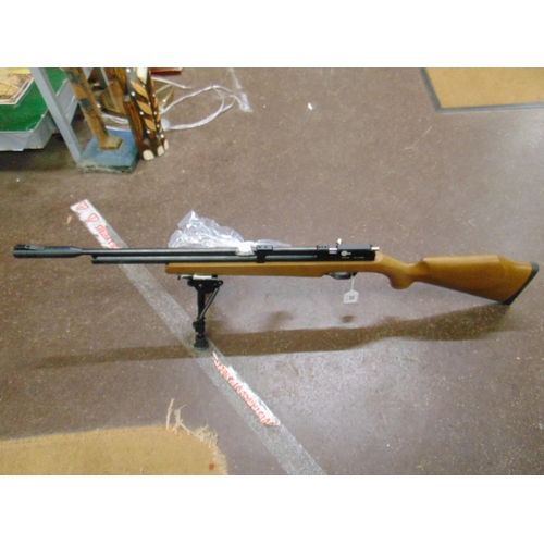 29 - SMK 5.5mm PR900W sir rifle with stand. Please note: Purchasers must be over 18 and photographic ID m... 