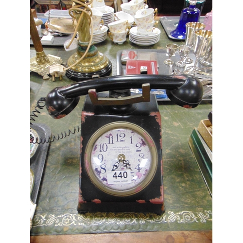 440 - Novelty telephone form clock.