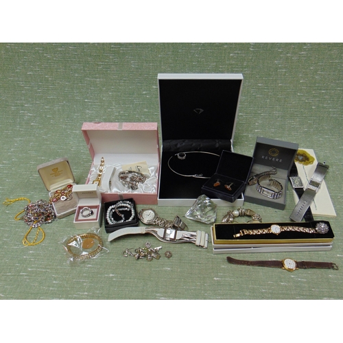 93 - Box of costume jewellery.