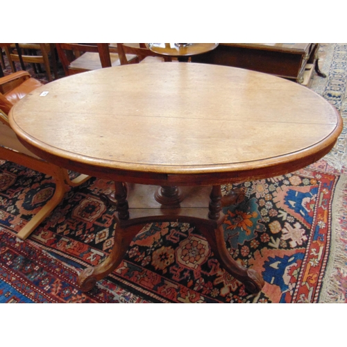 362 - 19th mahogany loo table, oval top, on quatre form supports.  30 x 40 x 28