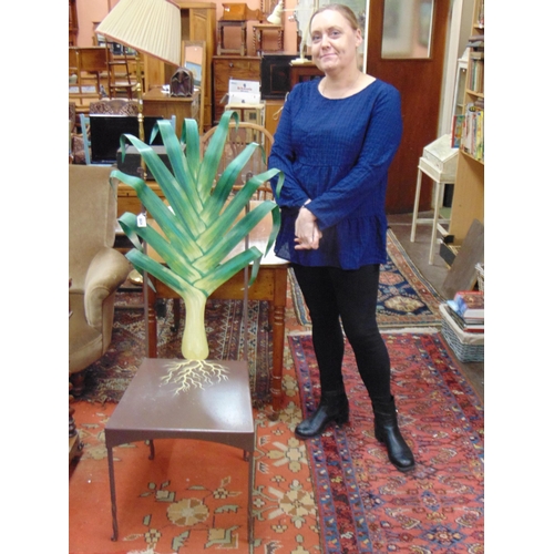 400 - Novelty leek form metal side chair.