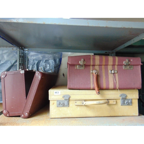 463 - Three vintage suitcases.