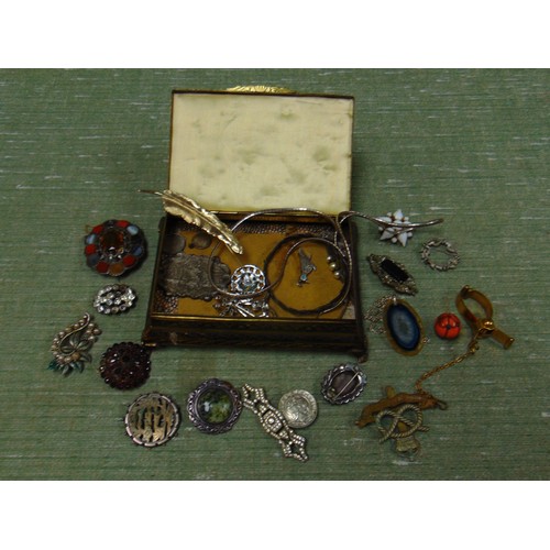 61 - Various brooches, silver necklace, etc.