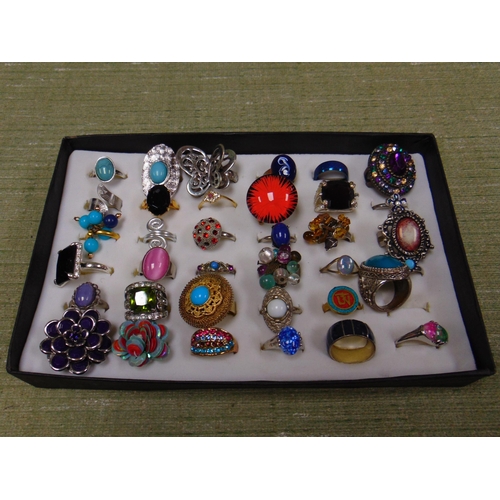 166 - Collection of costume rings.