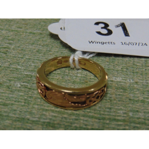 31 - Cased Clogau 9ct gold ring, size O.