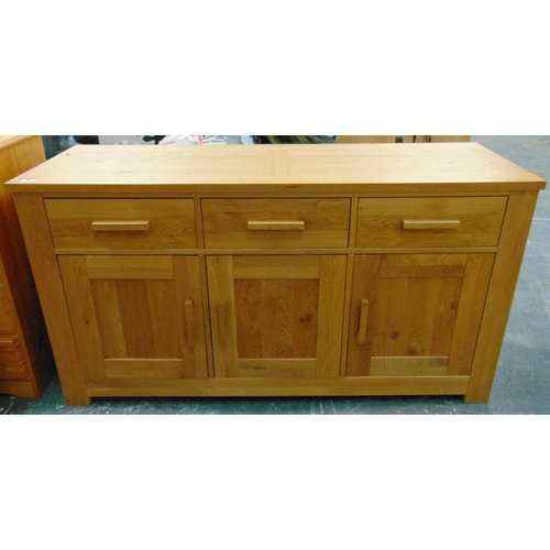 26 - Contemporary oak effect dresser base, three short drawers and three cupboard doors, 32 x 59 x 19