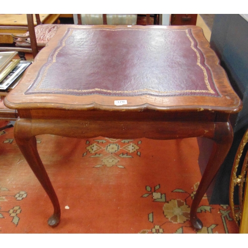 338 - Mahogany leather topped centre table, set on cabriole supports, 29 x 30 x 30