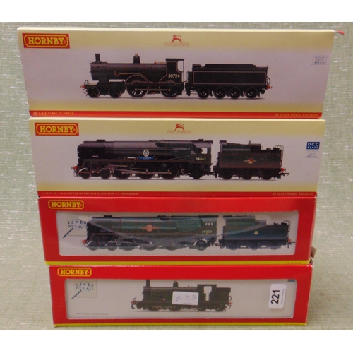 221 - Four boxed Hornby 00 gauge models, R 2587, R2924, R2712 & R2924.