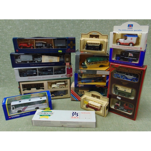 294 - Various boxed collectable model vehicles.