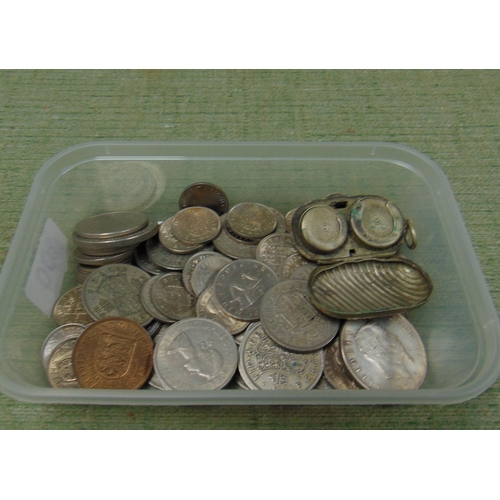 400 - Quantity of coins and a sovereign case.