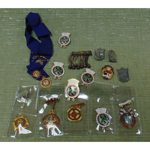 159 - Quantity of Masonic medals.