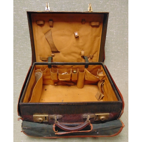 332 - Gentleman's vanity case and a small suitcase.