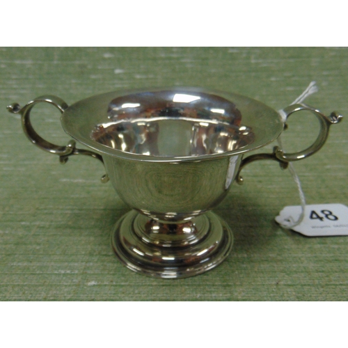 48 - Silver two handled bowl on stand, maker Josiah Williams & Co, London 1896, 3 ozt.