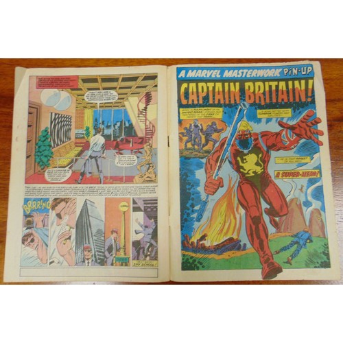 305 - Interesting collection of vintage comics to include Captain Britain No 1, 8, 21 & 24.