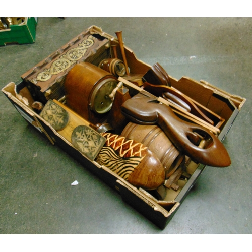 Box of treen.