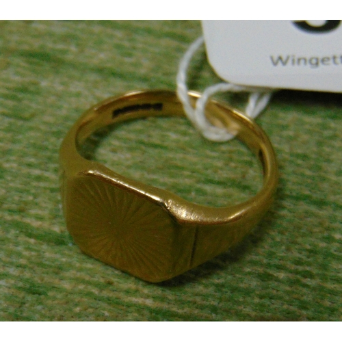 99 - 9ct gold gentleman's signet ring, size U, 7.4 gms.