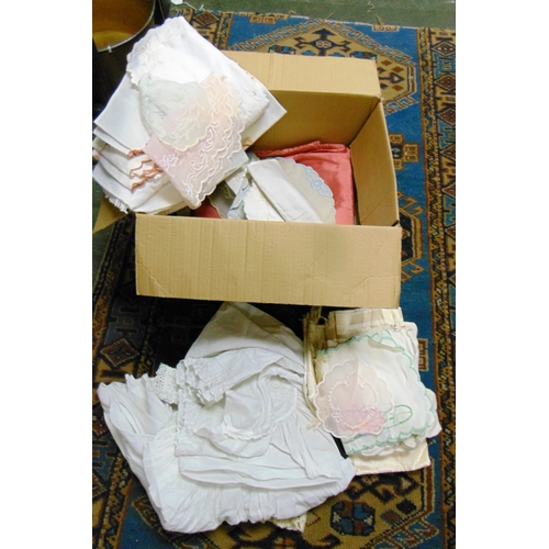 107 - Box of linen.