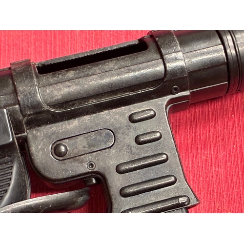 293 - Replica German WW2 MP40 SMG

Realistic example , weighs the same as a deactivated example - cocks an... 