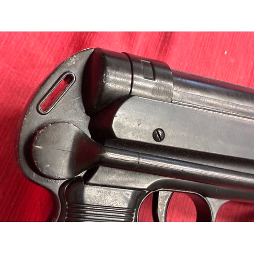293 - Replica German WW2 MP40 SMG

Realistic example , weighs the same as a deactivated example - cocks an... 