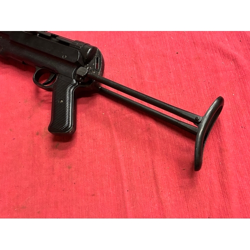 293 - Replica German WW2 MP40 SMG

Realistic example , weighs the same as a deactivated example - cocks an... 
