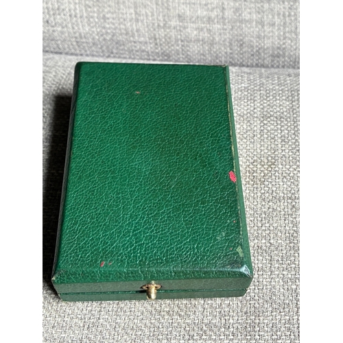 294 - Cased WW1 German Imperial pilots Badge

excellent condition cased example together with it's miniatu... 