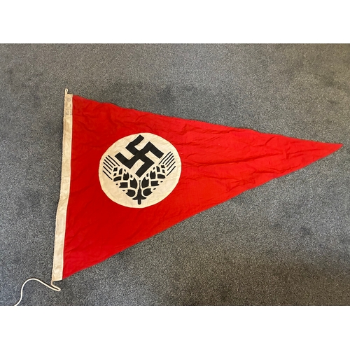 155 - LARGE WW2 GERMAN RAD PENNANT

GOOD CONDITION PENNANT MEASURES 3 FEET ACROSS