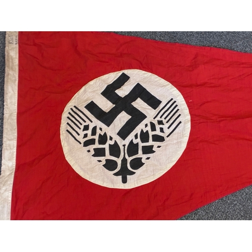 155 - LARGE WW2 GERMAN RAD PENNANT

GOOD CONDITION PENNANT MEASURES 3 FEET ACROSS