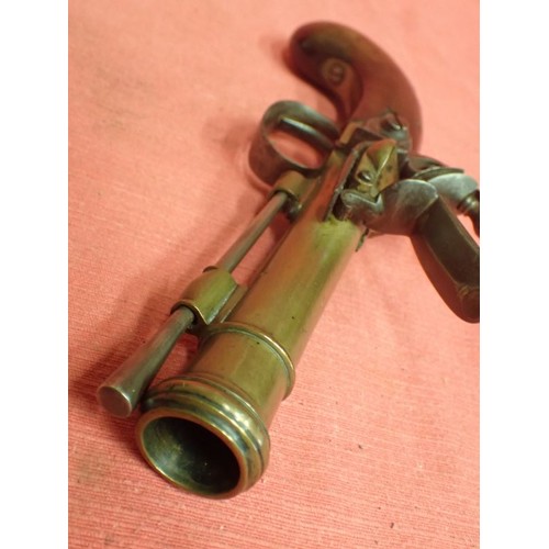 305 - Bronze flintlock pistol circa 1780

Unusual pistol, probably French circa 1780. Cannon barrel fitted... 