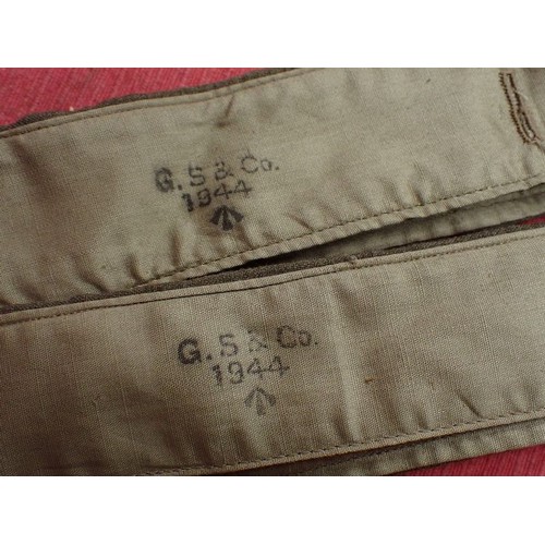 7 - Two WW2 British 1944 dated shirt collars

Two size 4 button on collars. Wear to the fold line on one... 