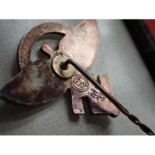8 - Cased WW2 German NSFK bdge with stick pin

Rare to find, cased 1938 NSFK badge. Convex two part badg... 